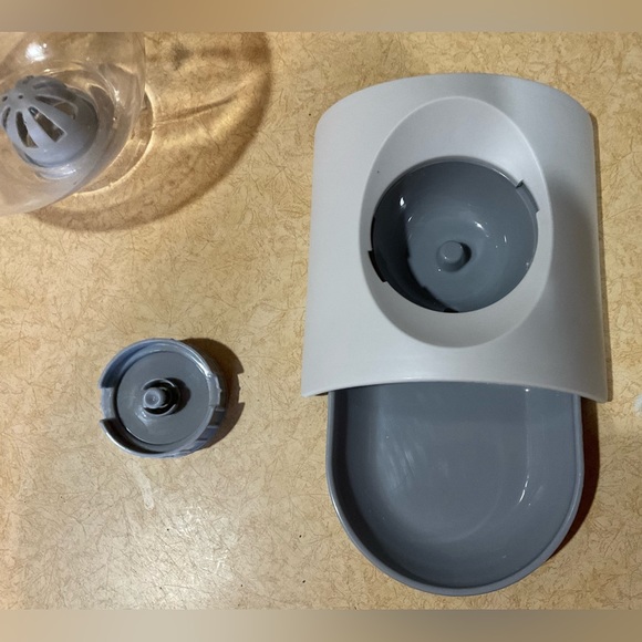 Cat or Dog automatic circulating water dispenser bubble ball water dish grey . - Picture 4 of 11